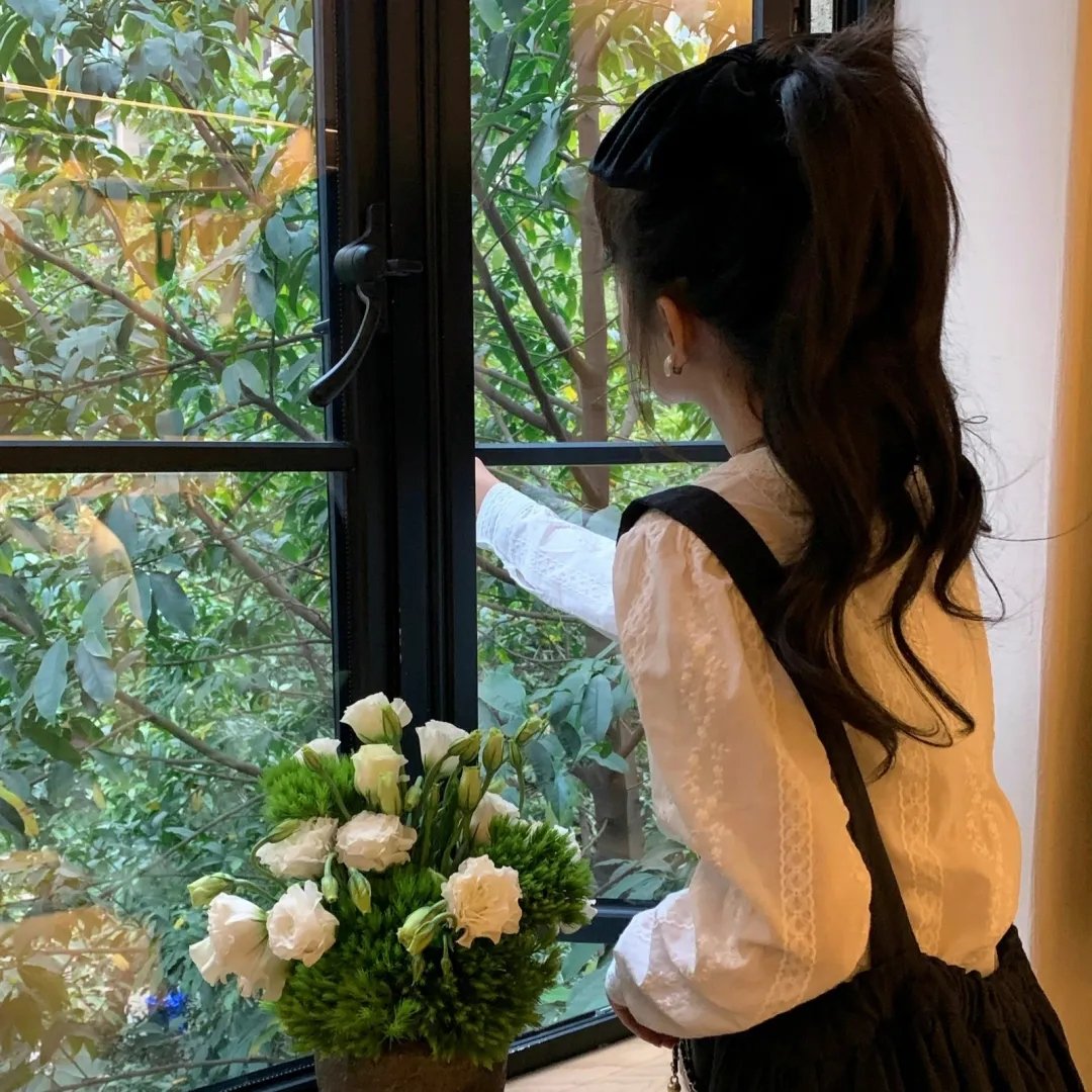 瓦莱莉和她的奇迹一周